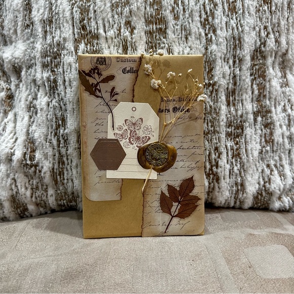 Blind Date with a Book | Mystery Book Gift - Picture 3 of 4
